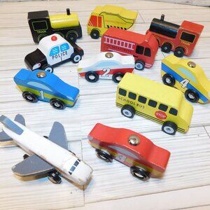 TOY WOOD CARS w PLAYWEAR TOYS. *